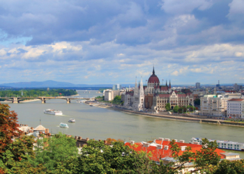 Жара. Дунай обмелел, пассажирские суда не заходят в Будапешт