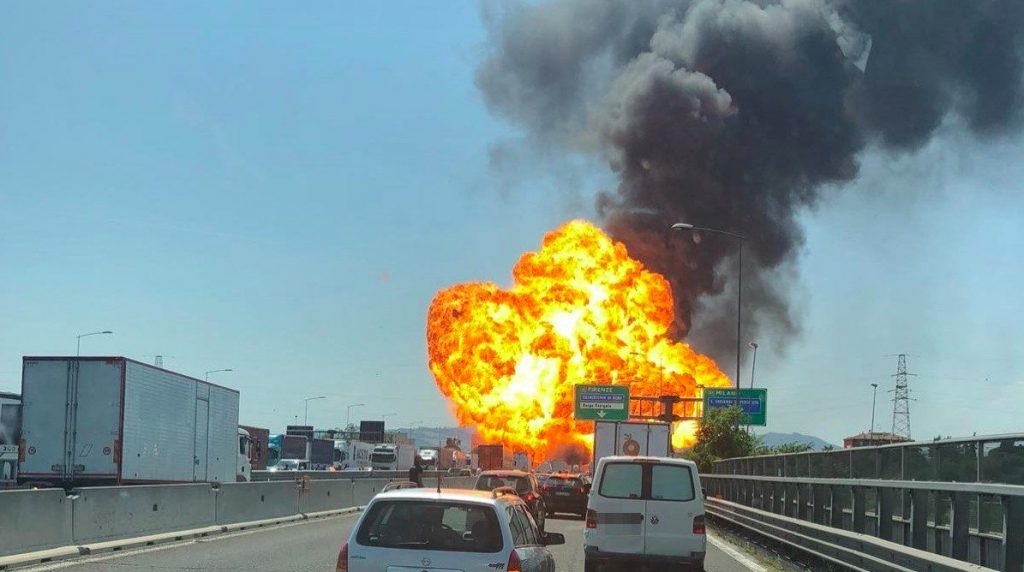 Возле аэропорта в итальянской Болонье произошел мощный взрыв: есть жертвы 7