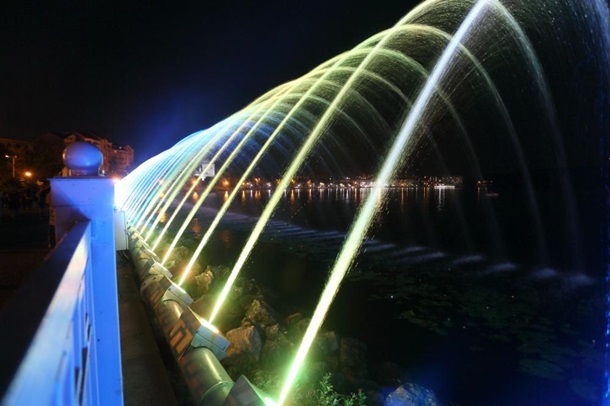В Тернополе открыли самый длинный аэрационный фонтан страны 3