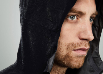 Одежда будущего. Первая в мире куртка из графена: охладит в жару и согреет в холод