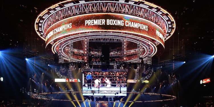 В США боксер ушел с ринга сразу после начала боя, обидевшись на маленький гонорар