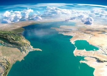 Много их, а он один: Каспийское море официально поделили 5 стран