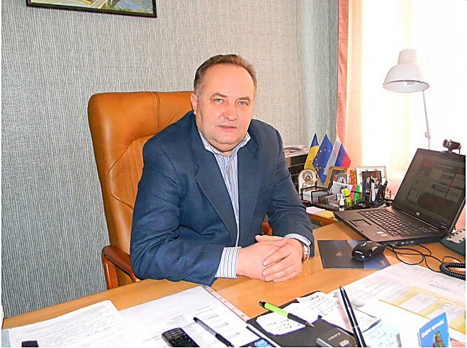 Для депутата Первомайского горсовета Мосякина просят служебное жилье при его доходах более 1 млн.грн. в 2017 г. 5