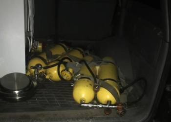 Одесские пограничники обнаружили в багажнике машины радиоактивные акваланги