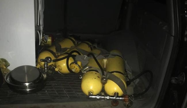 Одесские пограничники обнаружили в багажнике машины радиоактивные акваланги