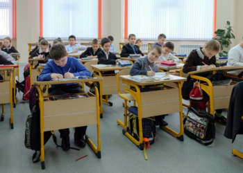 Как разделили пресловутые парты для первоклассников между школами Николаева