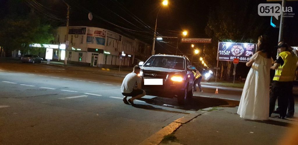 Водитель "Хюндай" сбил пешехода, выбежавшего на красный свет, в центре Николаева 4