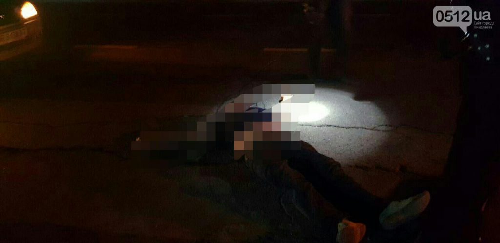 Ночью «скорая» забрала мужчину, пострадавшего в пьяной драке в центре Николаева 11