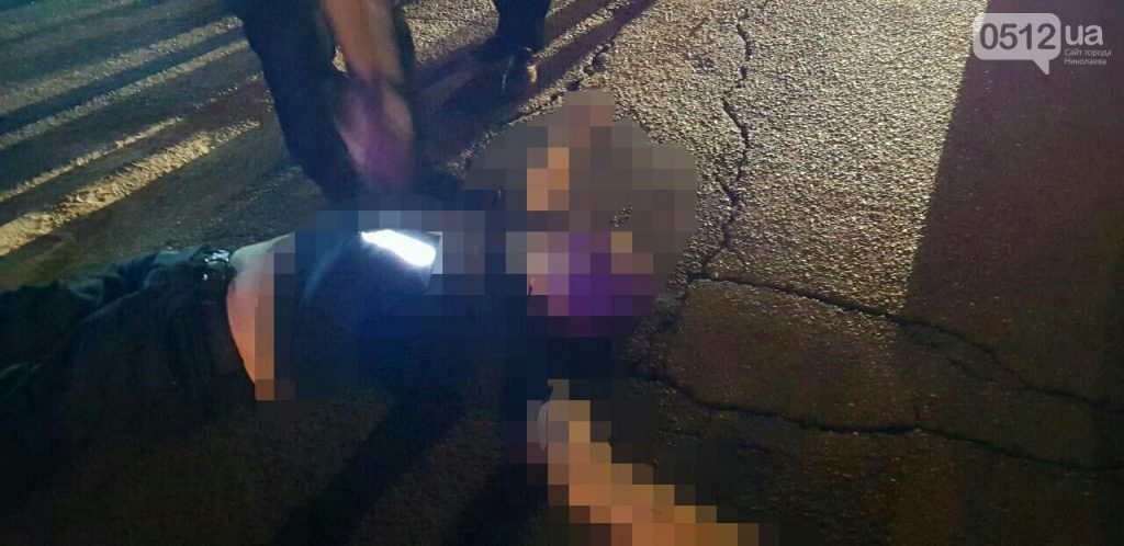 Ночью «скорая» забрала мужчину, пострадавшего в пьяной драке в центре Николаева 7