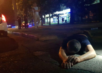 Ночью «скорая» забрала мужчину, пострадавшего в пьяной драке в центре Николаева