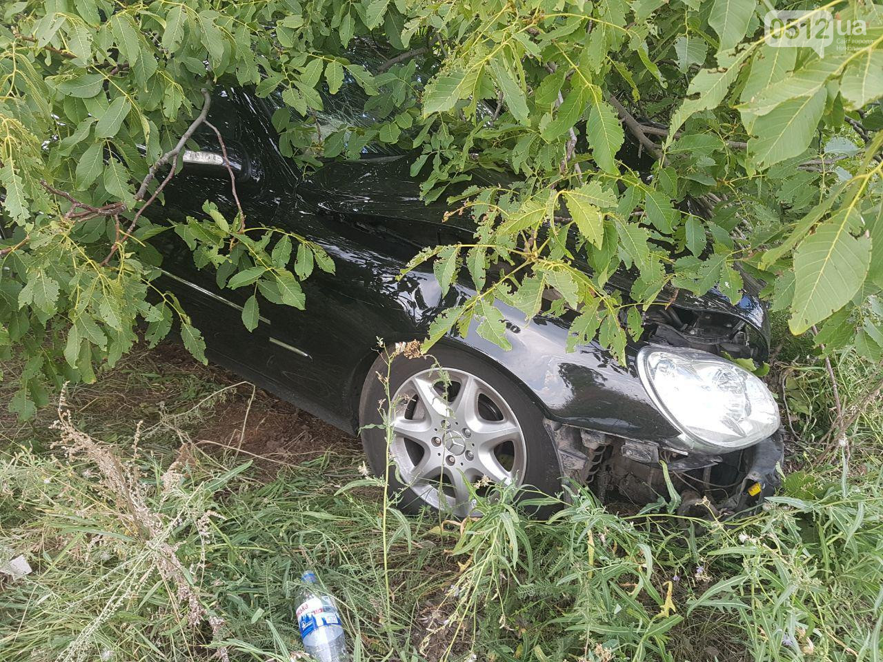 Под Николаевом произошло ДТП с участием трех машин