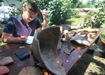 Дайвер-любитель нашел в море на Одессщине фрагменты амфоры V века до нашей эры