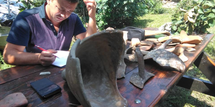 Дайвер-любитель нашел в море на Одессщине фрагменты амфоры V века до нашей эры