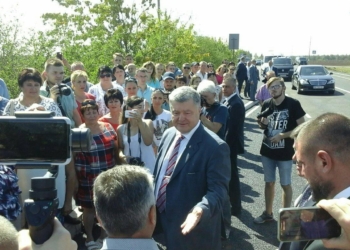 Дорога Калиновка-Снигиревка должна быть закончена к 1 октября, – Порошенко