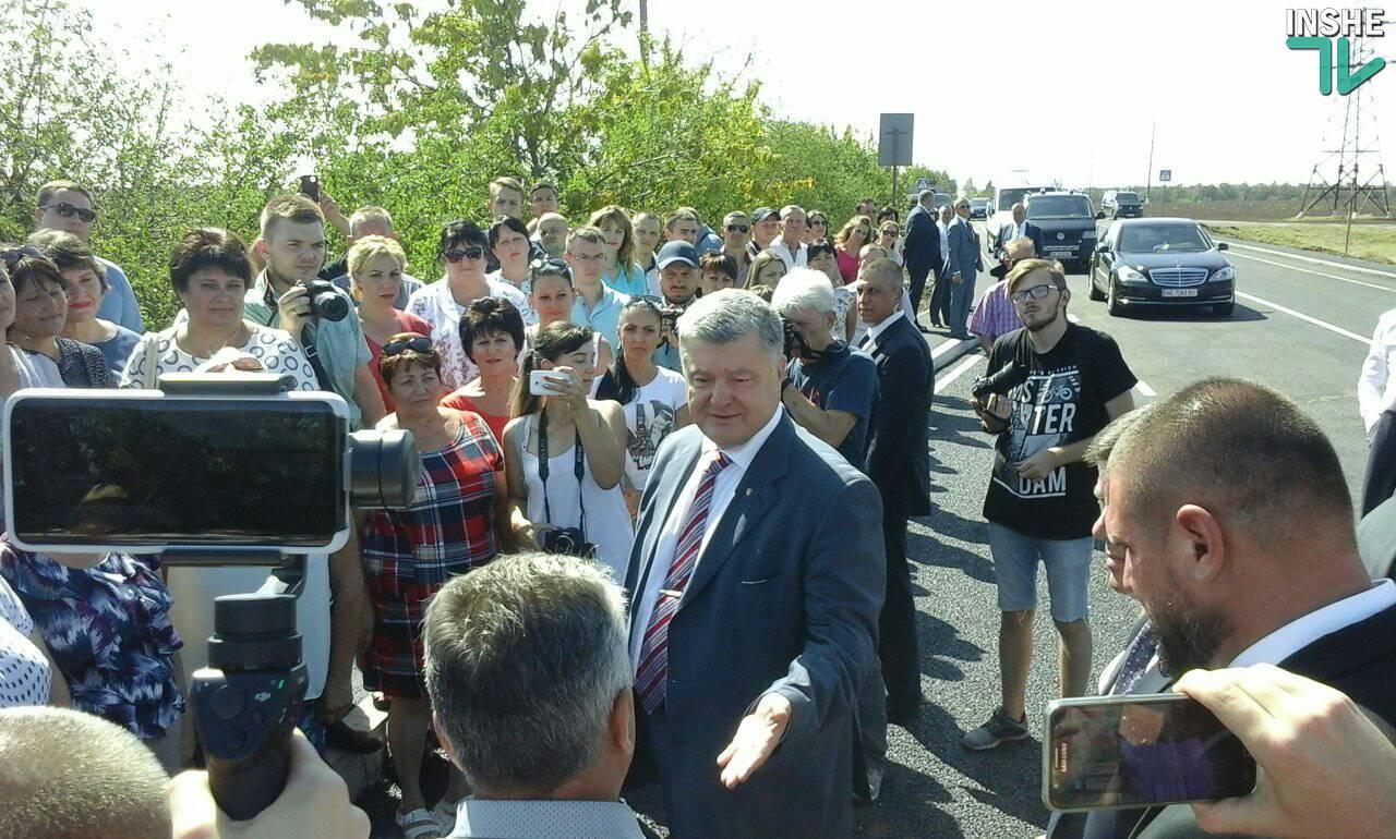 Дорога Калиновка-Снигиревка должна быть закончена к 1 октября, – Порошенко