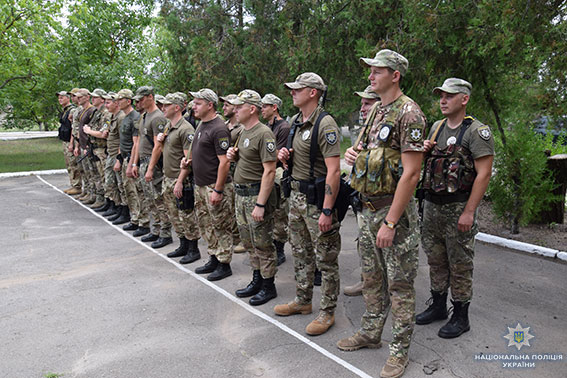 Очередной отряд николаевских спецназовцев отправился в прифронтовую зону, чтобы сменить товарищей 8