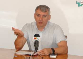 «Заклеить от крыши до пола, от бока до бока» – мэр Николаева изобрел рецепт борьбы с незаконными рекламными объявлениями