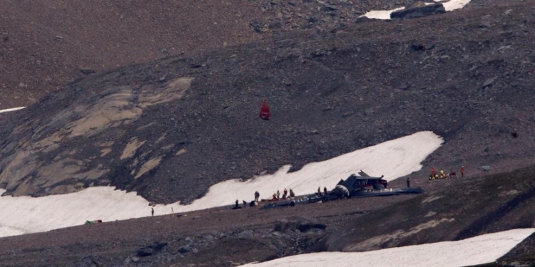 В Альпах разбился самолет: погибли 20 человек