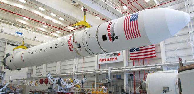 Южмаш через Николаевский порт отправил в США две основные конструкции ракеты Antares 1