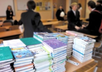 В Украине опять сорваны сроки печати школьных учебников. Министр считает виновными издательства, суды и профильный институт