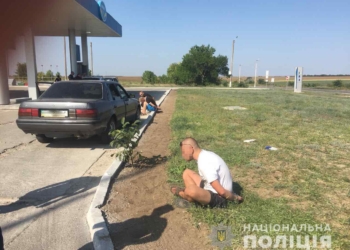 Мужчина, который вчера захватил автомобиль николаевского таксиста, хотел таким образом вернуть долг