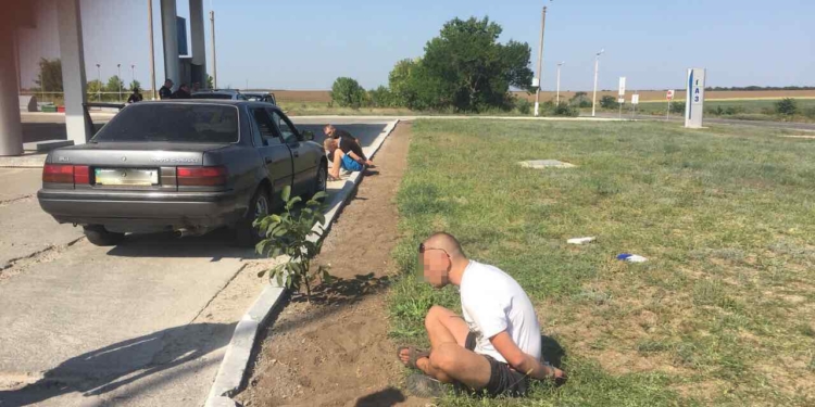 Мужчина, который вчера захватил автомобиль николаевского таксиста, хотел таким образом вернуть долг