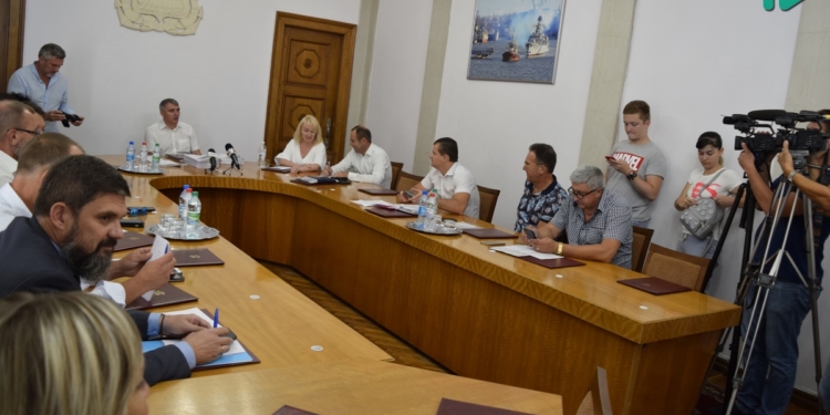 Исполком поручил юристам мэрии готовить иск в суд на департамент ЖКХ