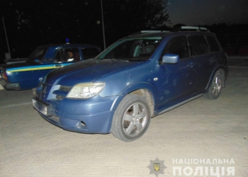 На Николаевщине заезжий бандит украл вещи из автомобиля, пока уставшие хозяева спали в салоне