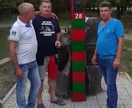 Активисты оперативно восстановили оскверненный памятный знак пограничникам в Вознесенске