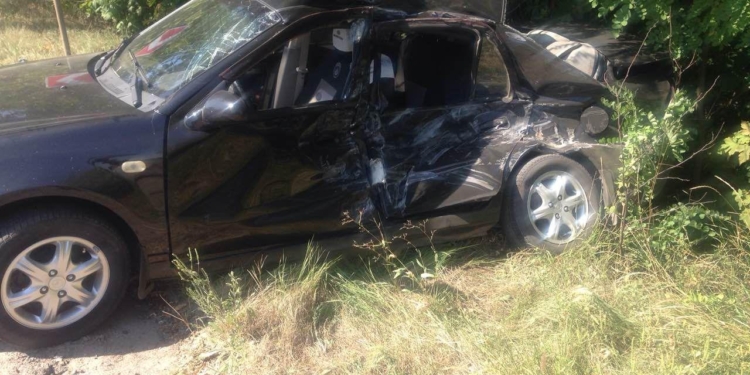 В Николаевской области столкнулись DAF и Geely. Один водитель в больнице