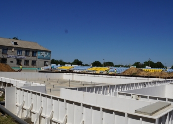 На Николаевщине лидер РПЛ Олег Ляшко побывал на строящемся уникальном спортивном объекте и Баштанском сырзаводе