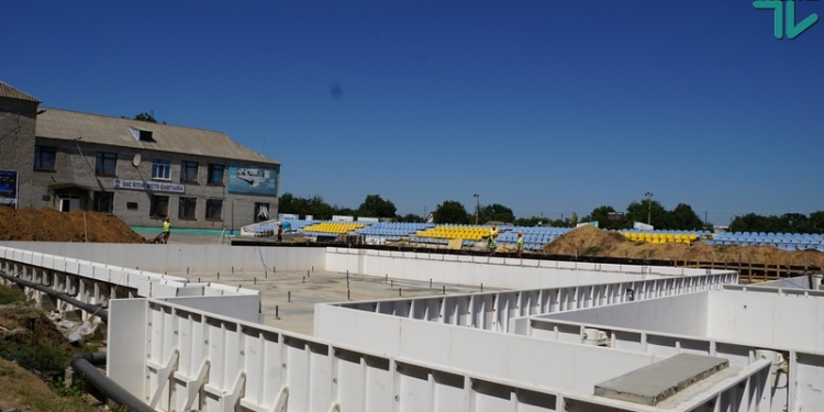 На Николаевщине лидер РПЛ Олег Ляшко побывал на строящемся уникальном спортивном объекте и Баштанском сырзаводе