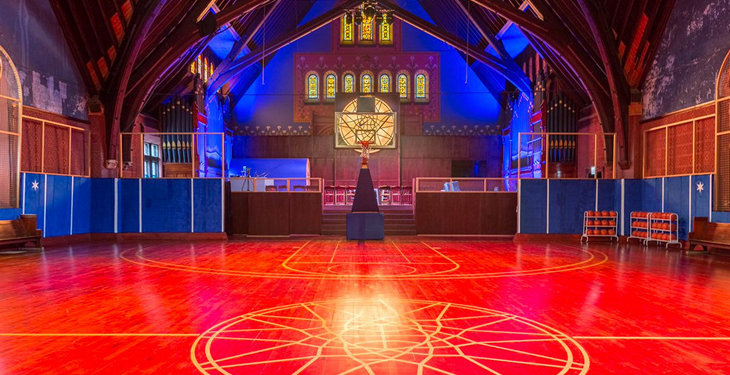 Nike переоборудовала церковь XIX века в «Храм баскетбола»