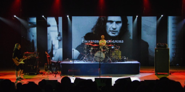 «Кузьма Скрябин: он рядом, он в сердце» – николаевцев приглашают вместе отметить 50-летие музыканта