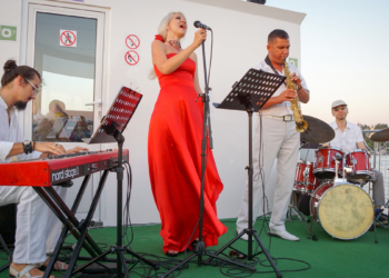 Речной вояж и джазовый концерт. В пятницу николаевцы совместили оба удовольствия