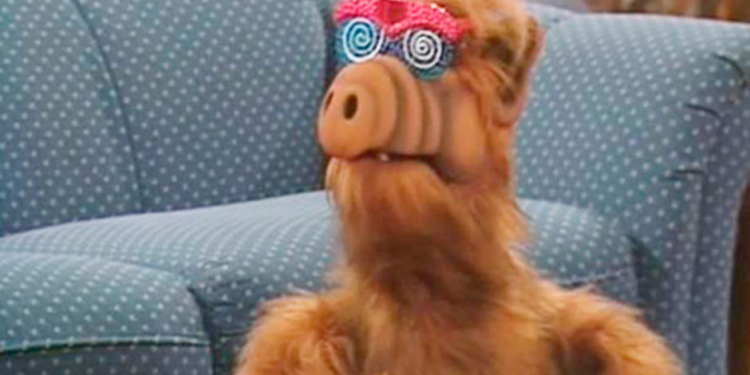 В США решили перезапустить популярный сериал “Альф”