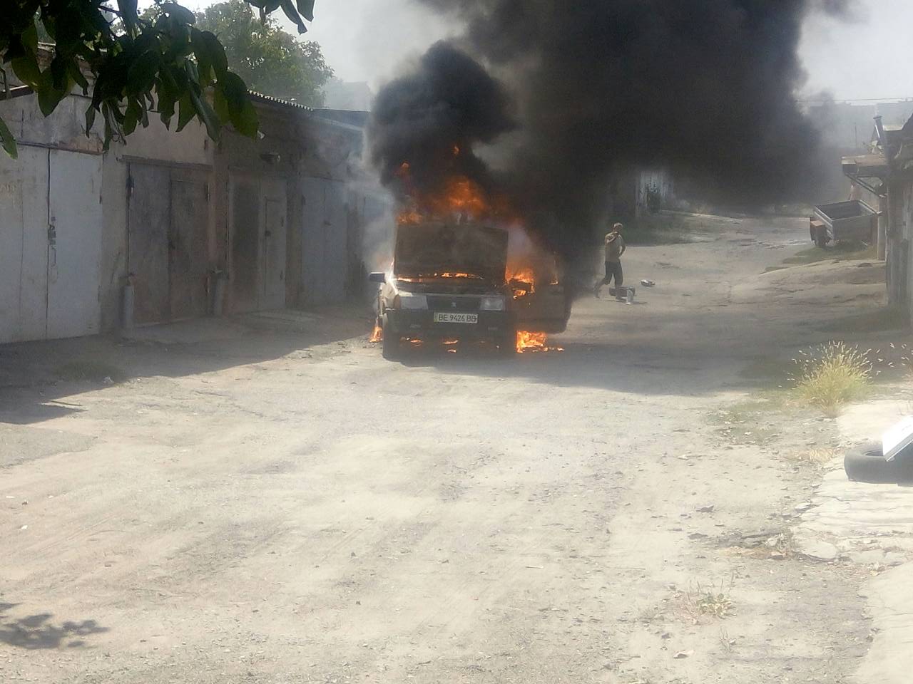 В Николаеве из-за короткого замыкания сгорел автомобиль