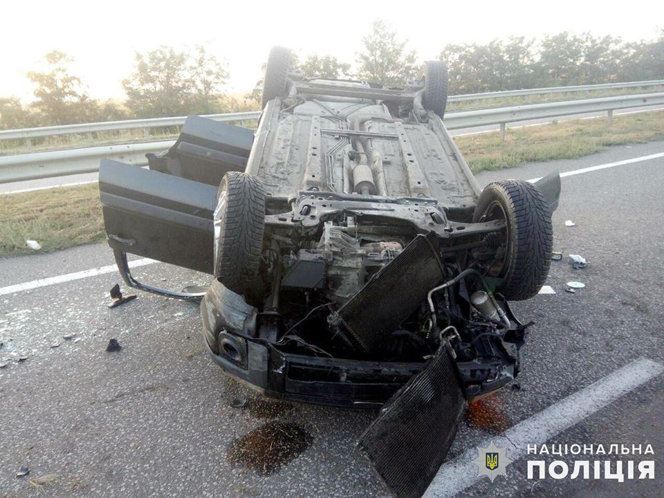 В Кривозерському районе Ford столкнулся с отбойником - пассажир получил телесные повреждения 4