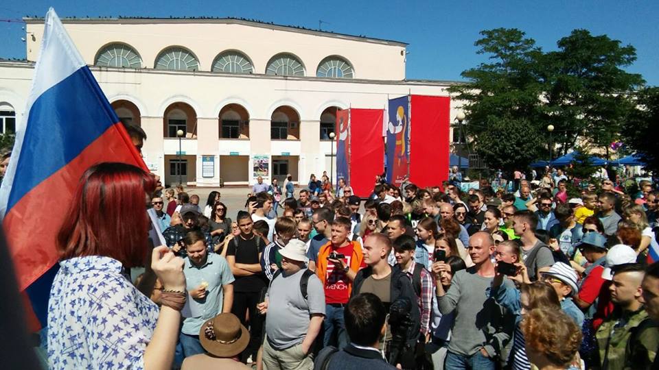 По всей России проходят митинги против пенсионной реформы: людей задерживают и избивают 15