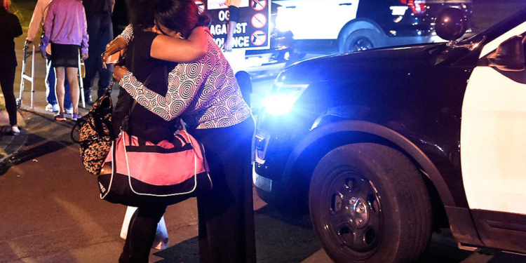 На поминках в одном из американских городов открыли стрельбу – 5 раненых, в том числе ребенок