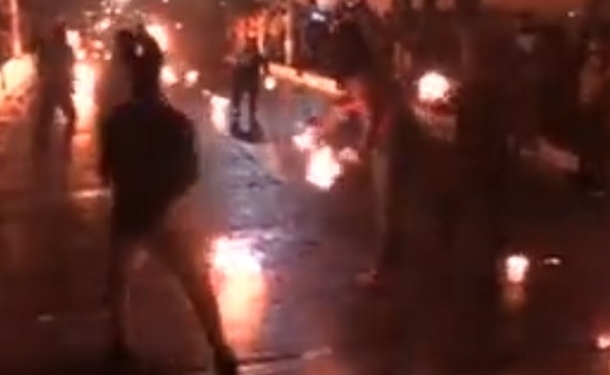 Зачем в Сальвадоре бросают друг в друга огненные шары?