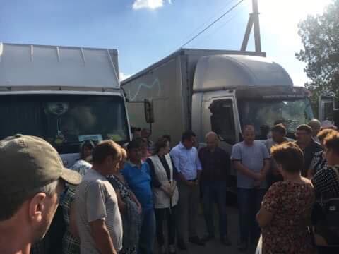 На Николаевщине селяне временно разблокировали дорогу Н-14 1