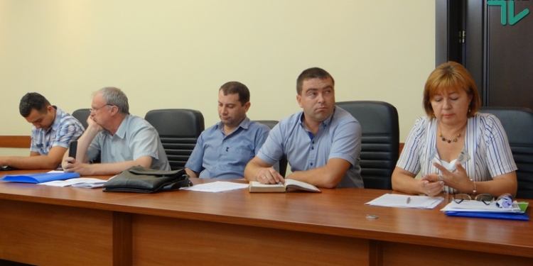 В Николаевском облсовете хотят крепко спросить с властей Новой Одессы за зловоние. Те же считают, что причина – в проигрыше на выборах кандидата от «УКРОПа»