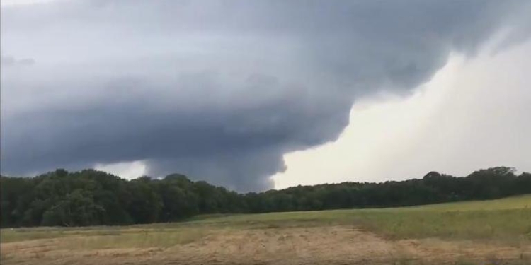 По одному из американских штатов пронесся 100-метровый торнадо