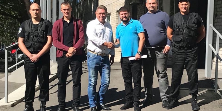 Волонтеры помогают не только армии: две недели в БСМП Николаева общественный порядок безвозмездно будут блюсти бойцы охранного агентства