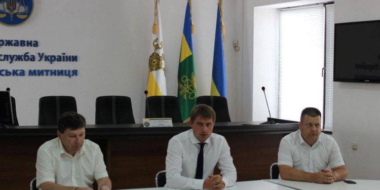 В августе на Николаевской таможне 65% грузов оформлялись с применением принципа «единого окна»