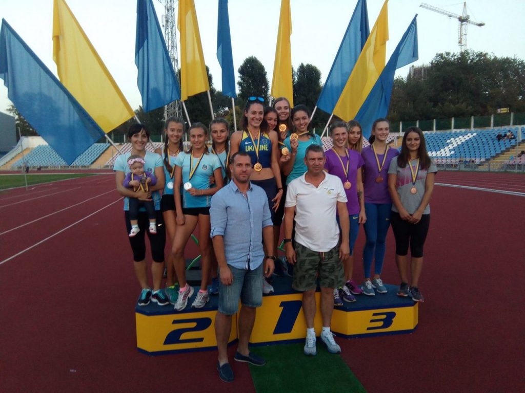 Николаевские легкоатлеты привезли 37 медалей с чемпионата Украины по эстафетному бегу 1
