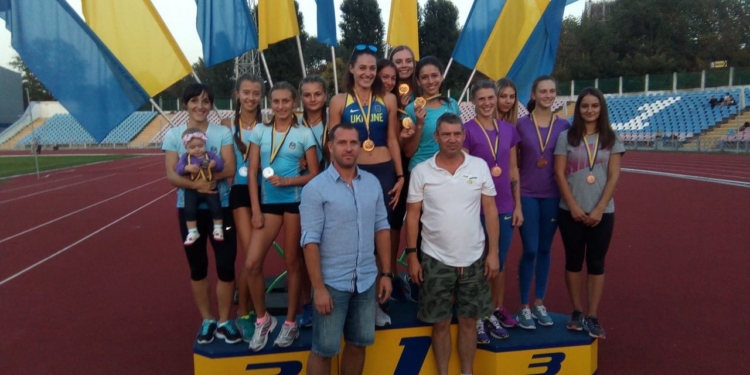 Николаевские легкоатлеты привезли 37 медалей с чемпионата Украины по эстафетному бегу