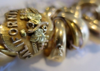 В Финляндии внутри скульптуры, переданной музею в дар, нашли клад стоимостью 30 тыс. евро