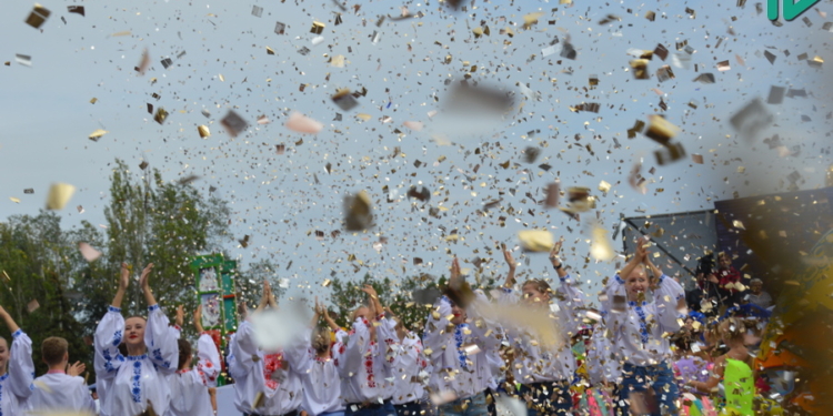 “Любовь всегда побеждает” — николаевцев с Днем города поздравили чиновники